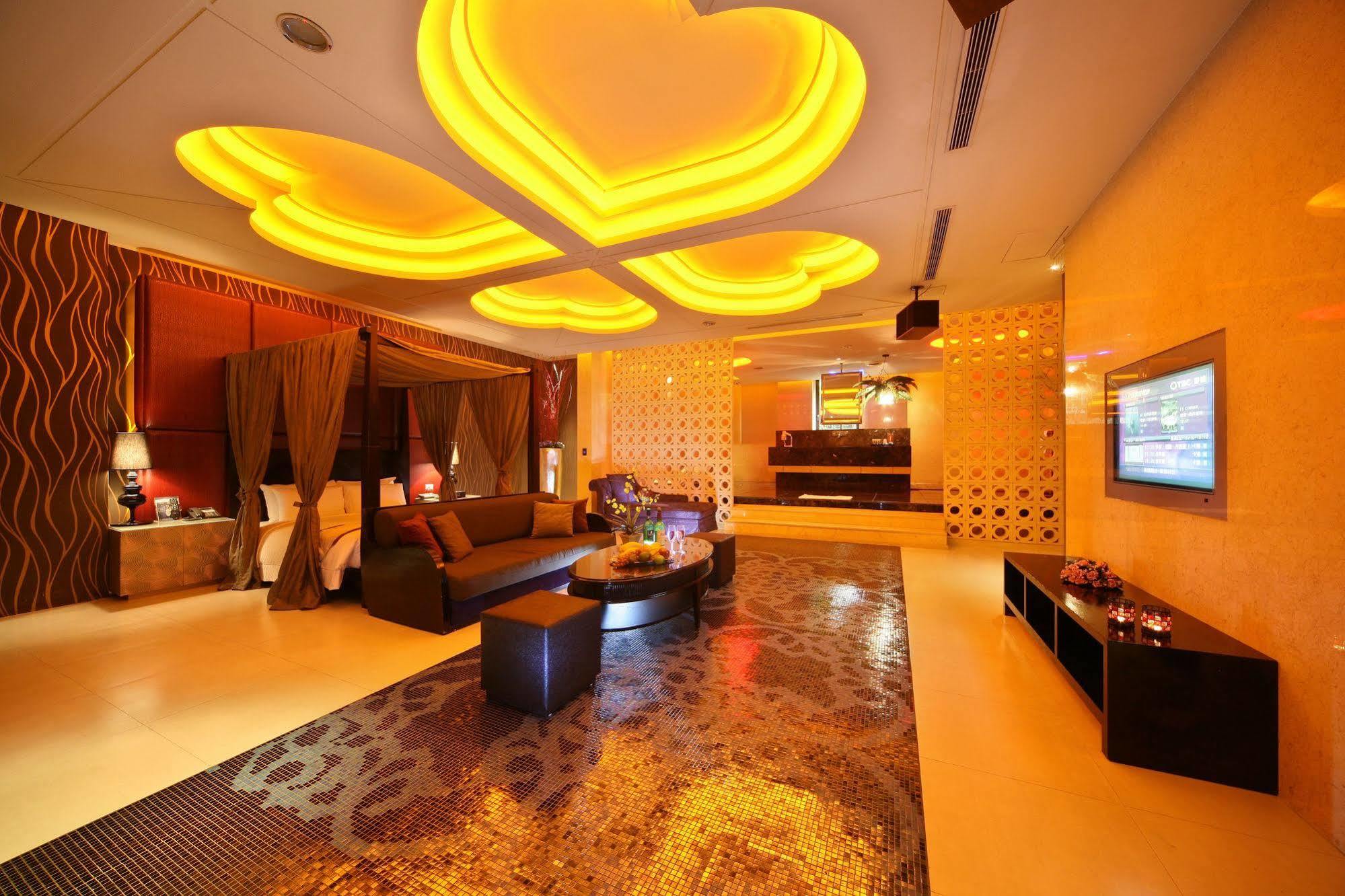 Lanshy Motel Taichung Exterior photo