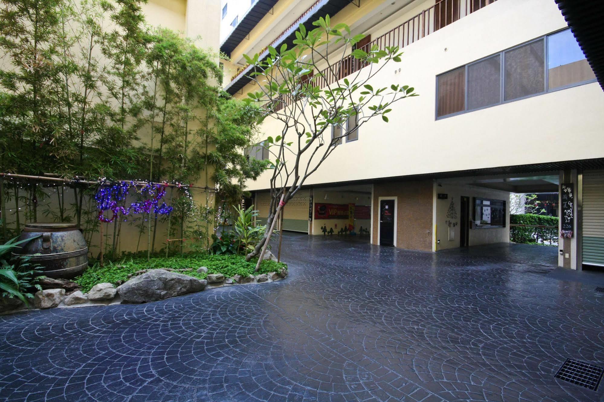 Lanshy Motel Taichung Exterior photo