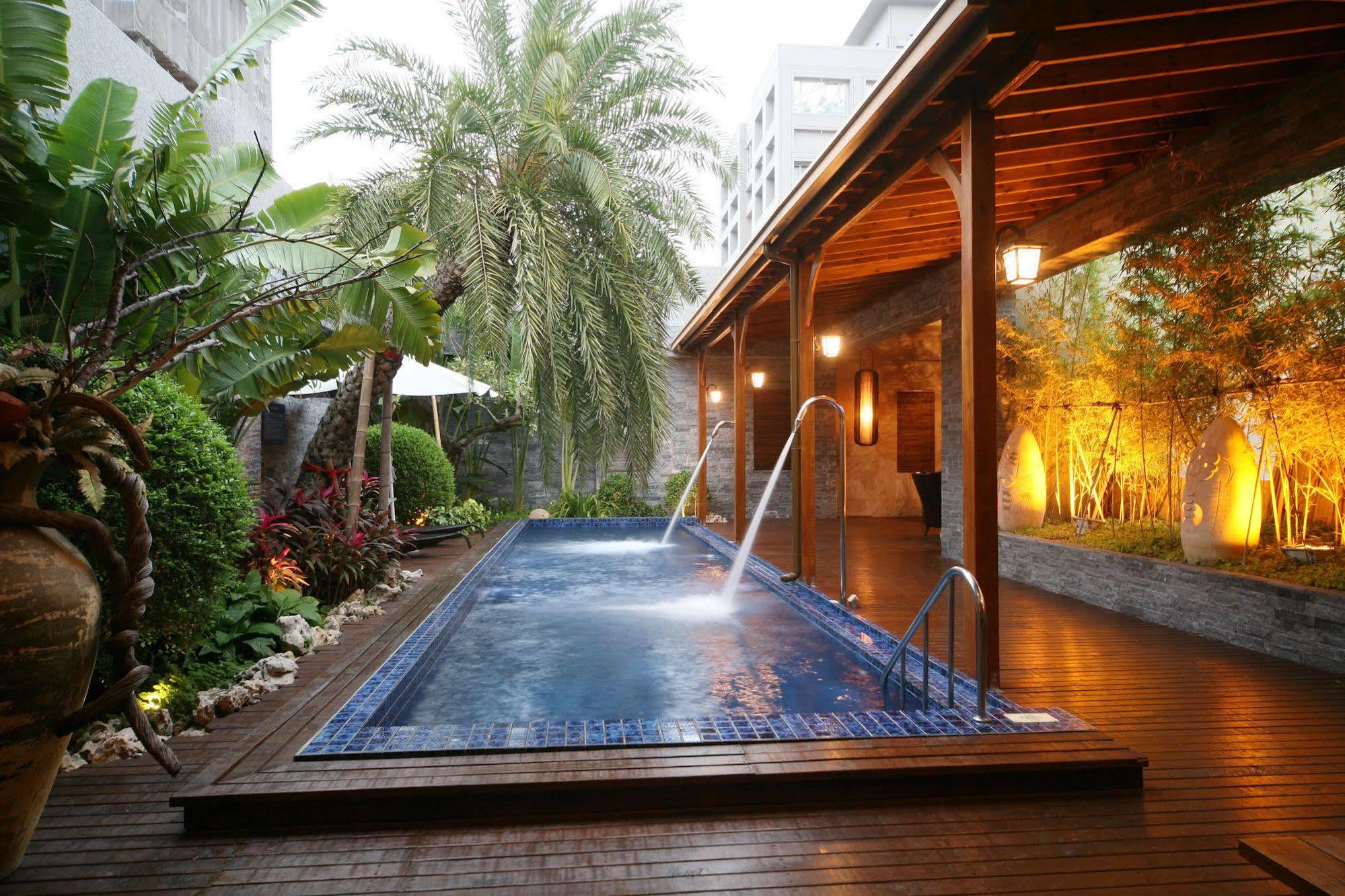 Lanshy Motel Taichung Exterior photo