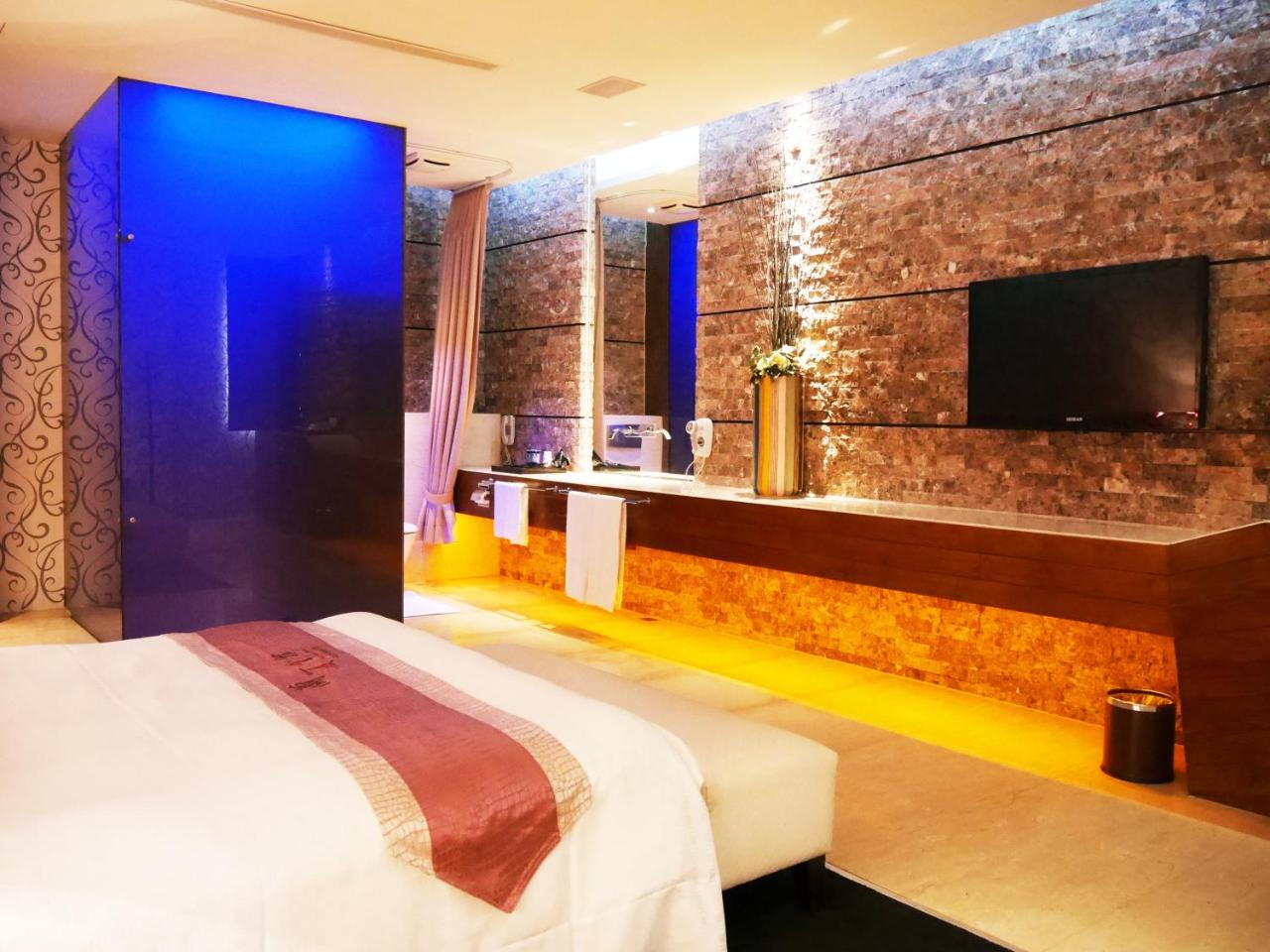 Lanshy Motel Taichung Exterior photo